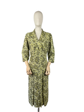 Load image into Gallery viewer, Original 1940s Volup Day Dress in Chartreuse with Black and White Print - Bust 40 42 44 *