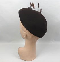 Load image into Gallery viewer, 1930s Brown Felt Close Fitting Hat with Feather Trim