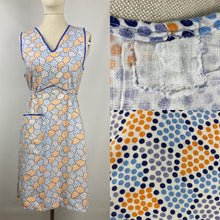 Load image into Gallery viewer, 1940s Floral Cotton Apron - Would Make A Great Summer Dress - Bust 34 35 36 *