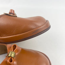 Load image into Gallery viewer, Original 1950's Warm Tan Leather Flat Shoes with Bow Trim - UK 5 *