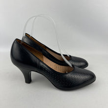 Load image into Gallery viewer, Original 1940's 1950's Deadstock Black Leather Court Shoes with Punch Detail - UK Narrow 4