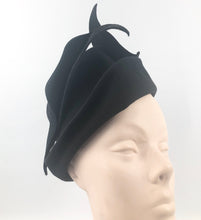 Load image into Gallery viewer, 1940s Black Felt "Chimney Pot" Hat