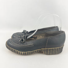 Load image into Gallery viewer, Original 1940's 1950's Slate Grey Leather Slip on Shoes with Bow Trim - UK 5 *