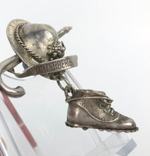 Load image into Gallery viewer, Vintage German Novelty Winterberg Hat and Boot Brooch