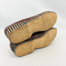 Load image into Gallery viewer, Original 1940's 1950's Chestnut Brown Leather Slip on Shoes with Bow Trim - UK 4 1/2 *