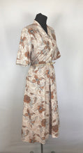 Load image into Gallery viewer, 1950s Volup Brown Cotton Floral Summer Dress - B40