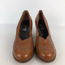 Load image into Gallery viewer, 1940s Brown Leather Court Shoes by Marcelle - UK size 5.5 6