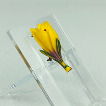 Load image into Gallery viewer, Vintage Carved Crocus Flower Brooch