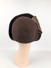 Load image into Gallery viewer, 1930s Close Fitting Two Tone Brown Felt Hat