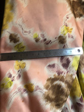 Load image into Gallery viewer, Original 1940s 1950s Chaslyn Model Luxurious Feel Pink Housecoat in a Pretty Floral Print - Bust 36 37 38