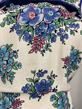 Load image into Gallery viewer, 1930s Bold Floral Cotton Apron - Bust 36 38 40