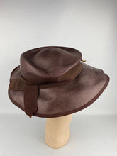Load image into Gallery viewer, Original 1930s Brown Straw Hat with Cream Grosgrain Trim