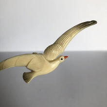 Load image into Gallery viewer, Vintage Early Plastic Seagull Brooch - Medium