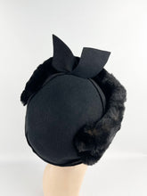 Load image into Gallery viewer, 1940s Black Felt Hat Trimmed with Genuine Fur