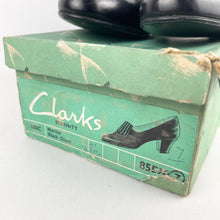 Load image into Gallery viewer, Original 1940's Black Deadstock in Box Glace Leather Marina Court Shoes with Suede Trim by Clarks - UK 7