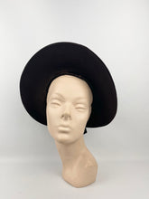 Load image into Gallery viewer, Original 1940s American Chocolate Brown Felt Fedora Hat with Plush Velvet Bow Trim