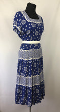 Load image into Gallery viewer, 1940s Blue and White Floppy Cotton Dress - Bust 38 39