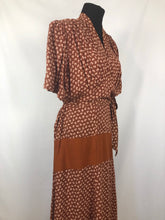 Load image into Gallery viewer, 1940s CC41 Brown and Cream Novelty Print Dress with Bows - B44 46