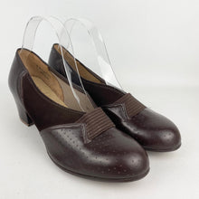 Load image into Gallery viewer, Original 1940's Deadstock Dark Brown Suede and Leather Shoes by Lotus Broadform - UK 6