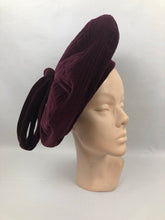Load image into Gallery viewer, 1940s Burgundy Velvet Hat with Large Bow Trim