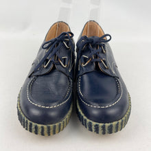 Load image into Gallery viewer, 1940's 1950's Blue Leather Lace Up Shoes with Crepe Soles - UK 5