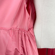 Load image into Gallery viewer, Original 1940s 1950s Pretty Pink and White Voluptuous Peggy Page Dressing Gown - Fabulous Robe - Bust 44 46