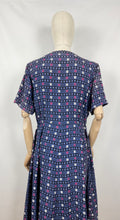 Load image into Gallery viewer, Volup Original 1940s Pure Silk Stripe Day Dress - Bust 42 44
