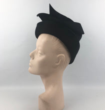 Load image into Gallery viewer, 1940s Black Felt "Chimney Pot" Hat