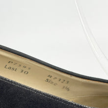 Load image into Gallery viewer, Original 1940's Wide Fitting Black Suede Court Shoes by Portland - UK 3 3.5