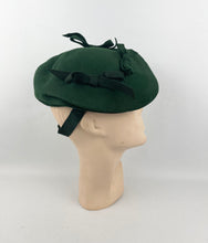 Load image into Gallery viewer, Original 1940's Forest Green Felt Hat with Triple Bow Detail
