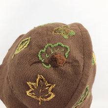 Load image into Gallery viewer, Original 1930s Brown Felt Hat with Autumnal Embroidery