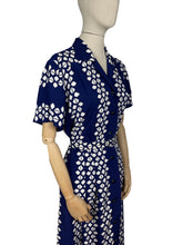 Load image into Gallery viewer, Original Volup St Michael Classic 1950s Cotton Day Dress in Navy and White Print - Bust 42 44