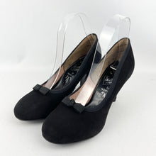 Load image into Gallery viewer, Original 1940's 1950's Black Suede Bow Fronted Court Shoes - UK 5
