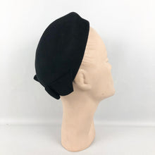 Load image into Gallery viewer, 1950s Classic Black Felt Hat with Self Trim - Very Stylish Piece