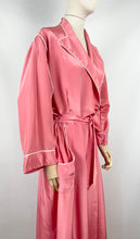Load image into Gallery viewer, Original 1940s 1950s Pretty Pink and White Voluptuous Peggy Page Dressing Gown - Fabulous Robe - Bust 44 46