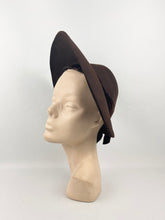 Load image into Gallery viewer, Original 1940s American Chocolate Brown Felt Fedora Hat with Plush Velvet Bow Trim