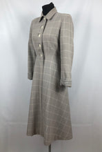 Load image into Gallery viewer, 1940s 11011 Grey and Cream Fit and Flare Check Coat - Bust 34