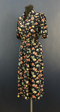 Load image into Gallery viewer, CC41 Navy Floral Cotton House Dress - Bust 38" 40”