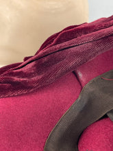Load image into Gallery viewer, Original 1940s Raspberry Pink Felt Hat with Burgundy Velvet and Bow Trim