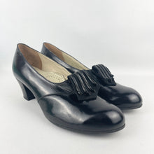 Load image into Gallery viewer, Original 1940's Black Deadstock in Box Glace Leather Marina Court Shoes with Suede Trim by Clarks - UK 6