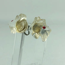 Load image into Gallery viewer, Vintage 1940s Carved Lucite Scotty Dog Earrings with Screw Backs