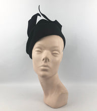Load image into Gallery viewer, 1940s Black Felt "Chimney Pot" Hat