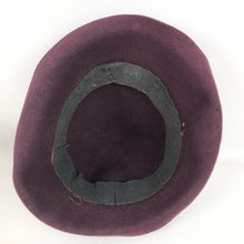 Load image into Gallery viewer, 1930s Burgundy Felt Hat with Grosgrain Band