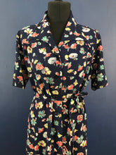 Load image into Gallery viewer, CC41 Navy Floral Cotton House Dress - Bust 38" 40”