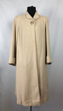 Load image into Gallery viewer, 1940s Volup Wool Swagger Coat in Cream Check with Single Button - Bust 40 42 44