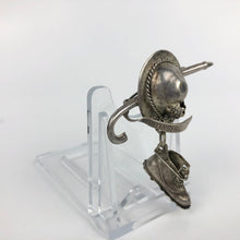 Load image into Gallery viewer, Vintage German Novelty Winterberg Hat and Boot Brooch