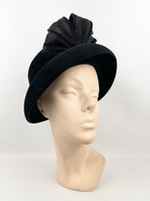 Load image into Gallery viewer, Original 1940s Inky Black Fur Felt Hat with Rosette Trim and Net Detail