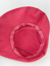 Load image into Gallery viewer, Charming Original 1950's Rosebud Pink Felt Hat with Black and Faux Pearl Trim *