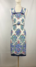 Load image into Gallery viewer, 1930s Bold Floral Cotton Apron - Bust 36 38 40