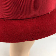 Load image into Gallery viewer, 1930s 1940s Red Felt Fedora with Red Grosgrain Trim